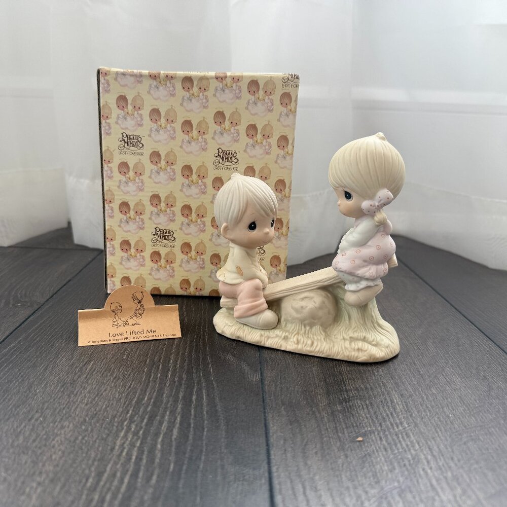 Precious Moments Love Lifted Me E-1375/A Jonathan & David 1978 With Box and Tag